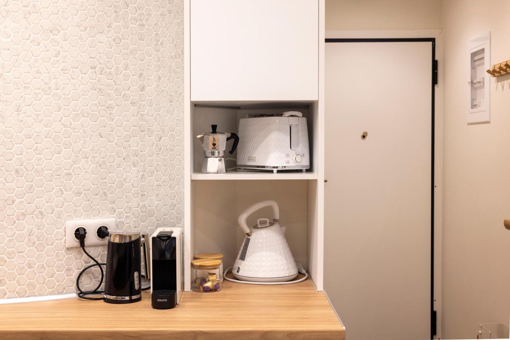 Studio Flat 21 At Evangelismos Metro Stn أثينا المظهر الخارجي الصورة